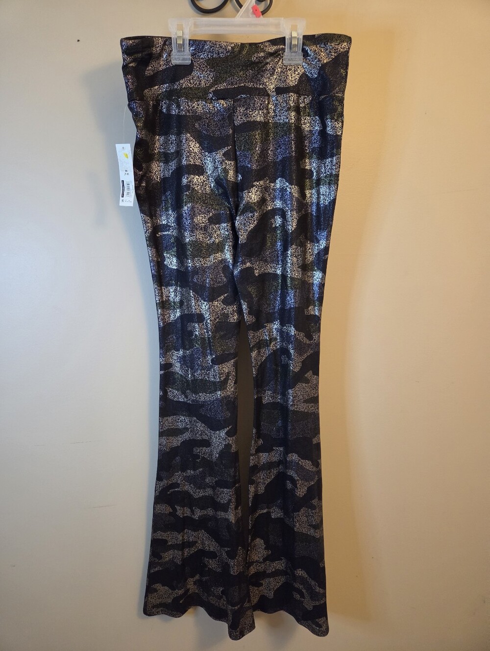 No Boundaries Juniors M 7-9 Camo Shimmer Flare Pants Metallic Y2K NWT